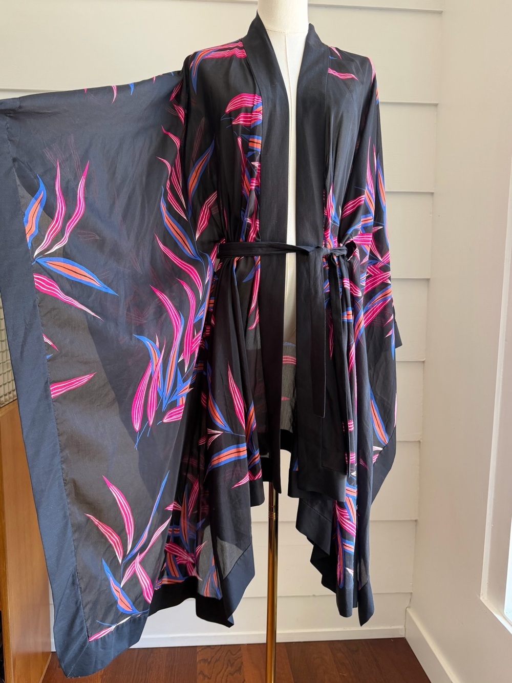 DVF West Silk Wrap Shawl Beach Cover Up Kimono - Picture 3 of 9
